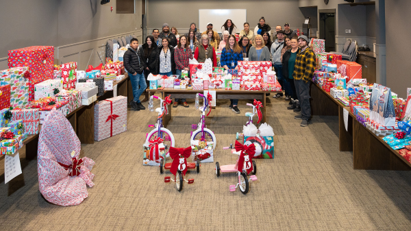 Stemilt Celebrates a Decade of Giving Gifts for Foster Children