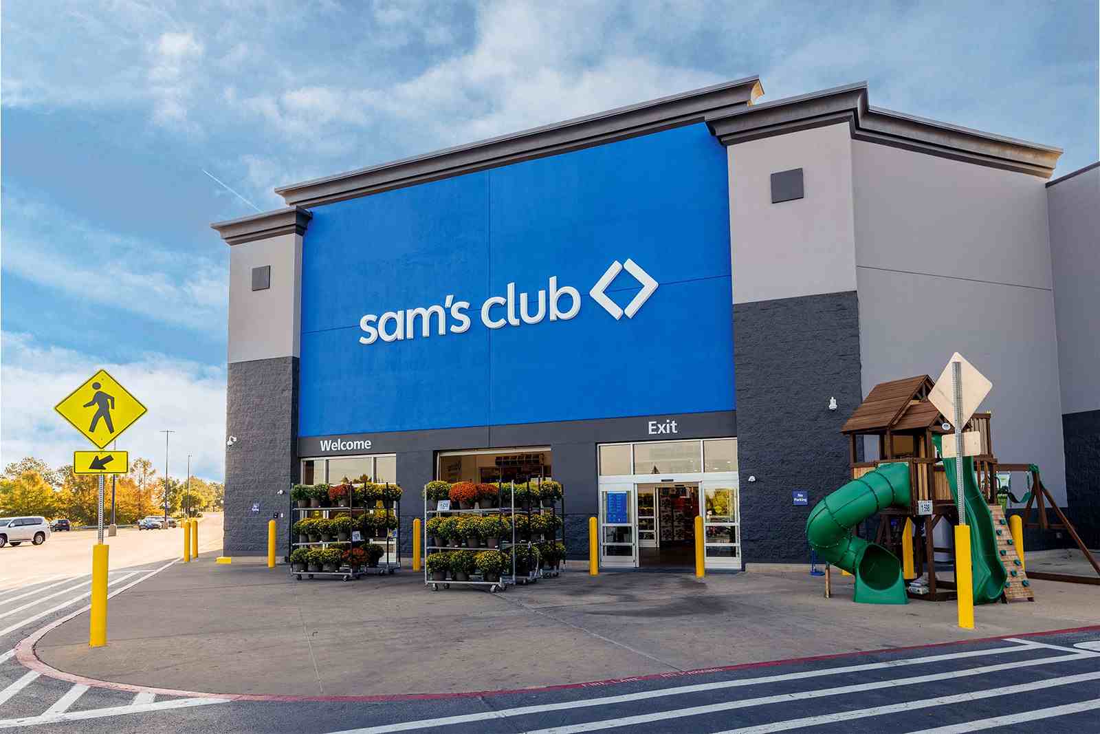 Sams-Club-Exterior-With-New-Logo-compressed